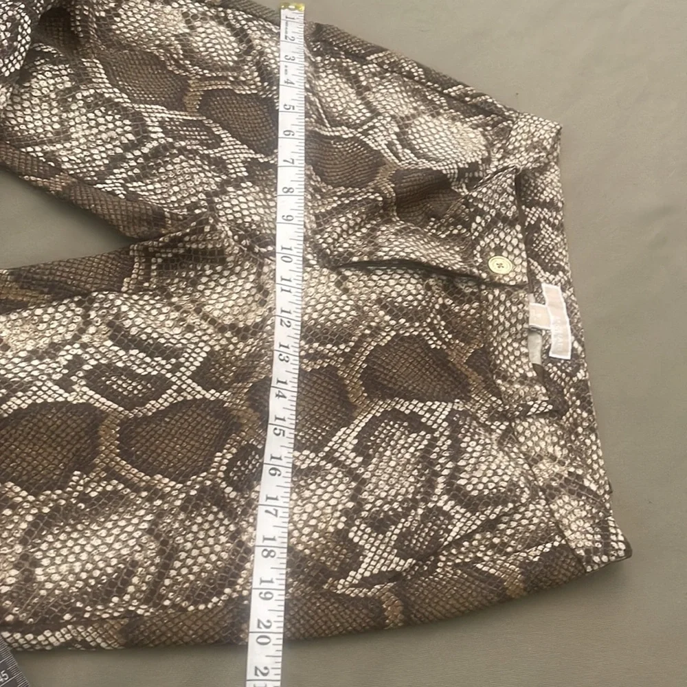 MICHAEL KORS Snake-Print  brown size 6” Women’s Jeans W Pockets front and Back